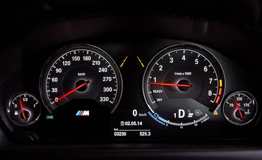 2015-bmw-m4-coupe-instrument-cluster-photo-596284-s-520x318